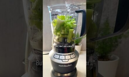 Celery Juice ( Blender Method) is so easy to make! #celery #celeryjuice #juicing
